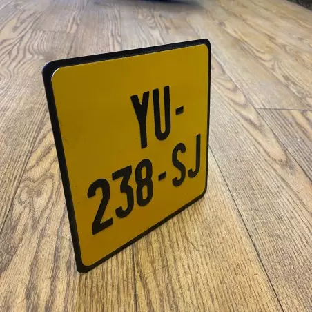 Plaque Moto Alu Jaune 16.5x16.5cm (Vespa)